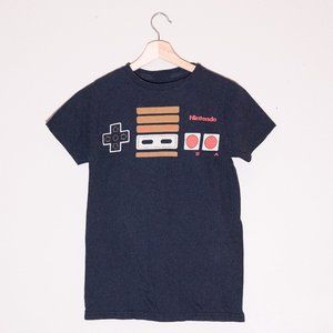 Unisex retro Nintendo gamer t-shirt circa 2011.